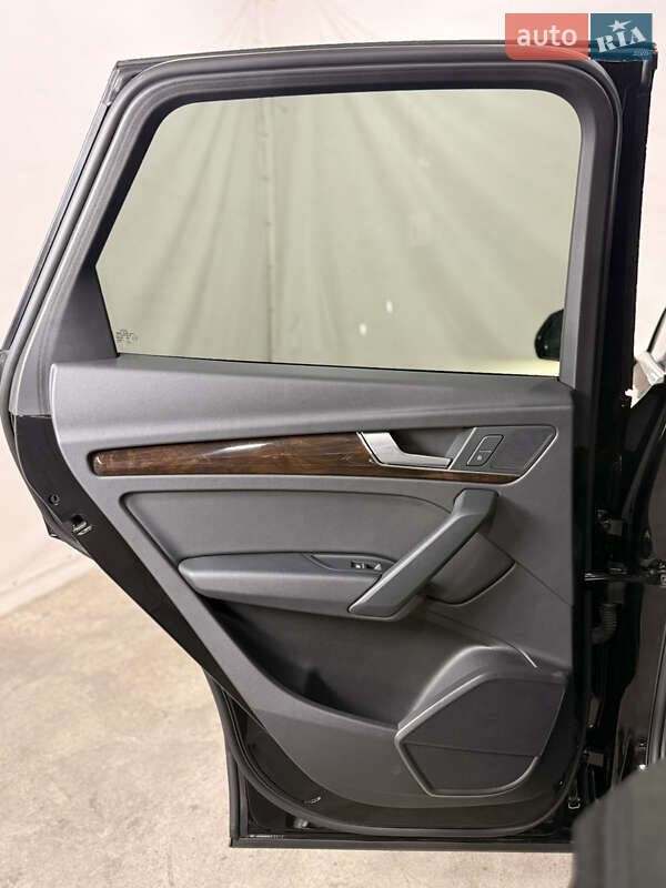 Внедорожник / Кроссовер Audi Q5 2018 в Одессе