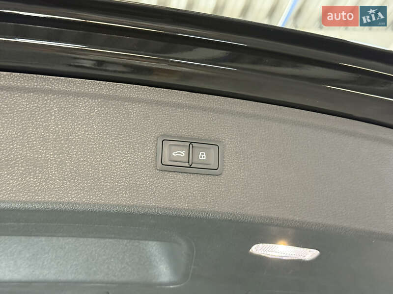 Внедорожник / Кроссовер Audi Q5 2018 в Одессе