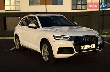 Позашляховик / Кросовер Audi Q5 2017 в Рівному