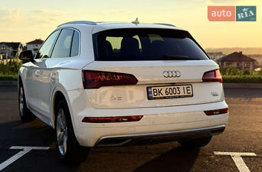 Внедорожник / Кроссовер Audi Q5 2017 в 