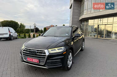 Внедорожник / Кроссовер Audi Q5 2017 в 