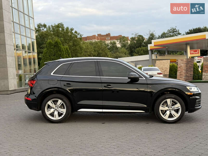 Внедорожник / Кроссовер Audi Q5 2017 в Хмельницком