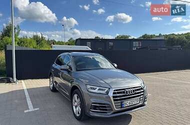 Внедорожник / Кроссовер Audi Q5 2018 в 
