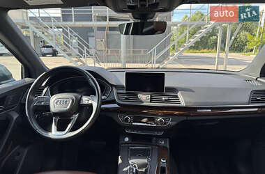 Внедорожник / Кроссовер Audi Q5 2018 в 