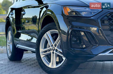 Внедорожник / Кроссовер Audi Q5 2021 в 