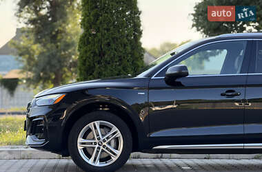 Внедорожник / Кроссовер Audi Q5 2021 в 