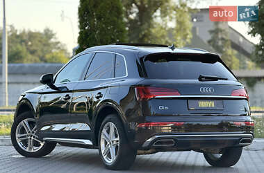Внедорожник / Кроссовер Audi Q5 2021 в 