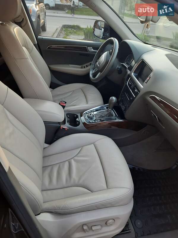Внедорожник / Кроссовер Audi Q5 2011 в Ивано-Франковске