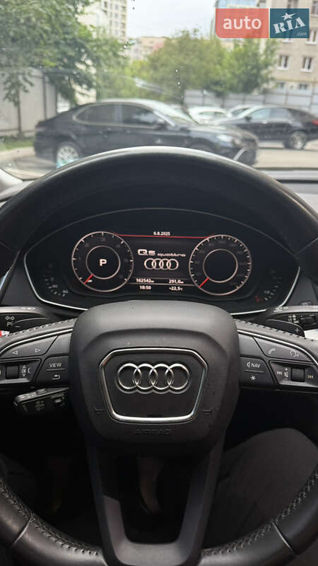 Внедорожник / Кроссовер Audi Q5 2017 в Киеве