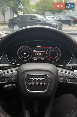 Внедорожник / Кроссовер Audi Q5 2017 в 