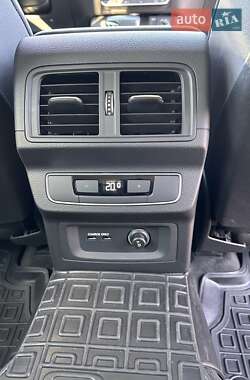 Внедорожник / Кроссовер Audi Q5 2022 в 