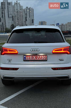 Внедорожник / Кроссовер Audi Q5 2018 в 