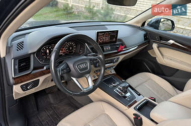Внедорожник / Кроссовер Audi Q5 2017 в 