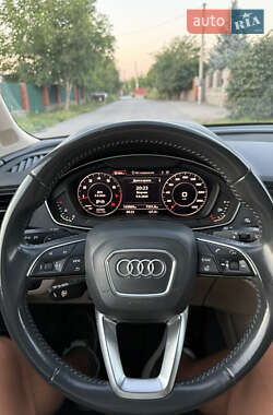 Внедорожник / Кроссовер Audi Q5 2017 в 