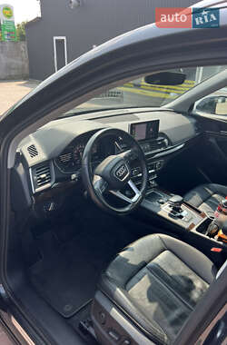 Внедорожник / Кроссовер Audi Q5 2018 в 