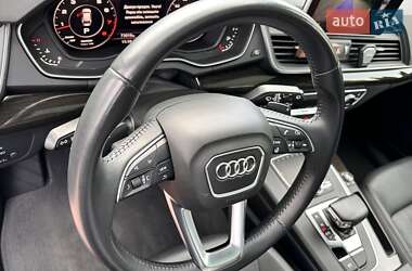 Внедорожник / Кроссовер Audi Q5 2018 в 