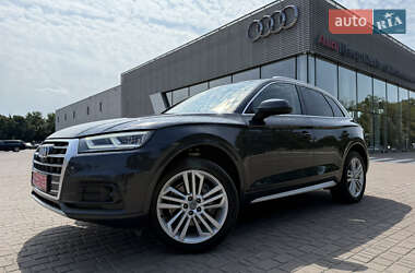 Внедорожник / Кроссовер Audi Q5 2018 в 