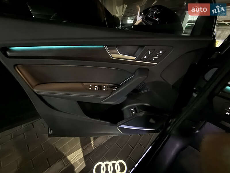 Внедорожник / Кроссовер Audi Q5 2023 в Киеве