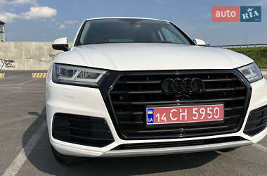 Внедорожник / Кроссовер Audi Q5 2018 в 