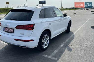 Внедорожник / Кроссовер Audi Q5 2018 в 