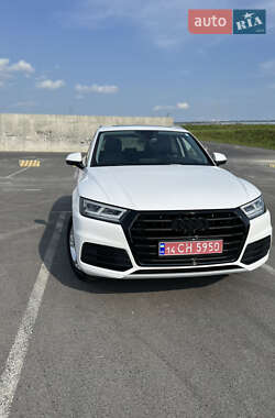 Внедорожник / Кроссовер Audi Q5 2018 в 