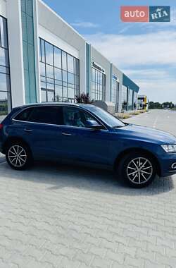 Позашляховик / Кросовер Audi Q5 2015 в 