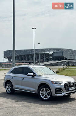Внедорожник / Кроссовер Audi Q5 2021 в 
