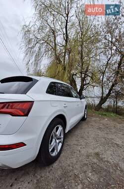 Внедорожник / Кроссовер Audi Q5 2018 в 