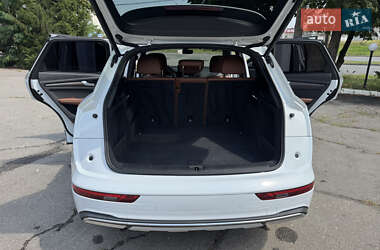 Внедорожник / Кроссовер Audi Q5 2020 в 