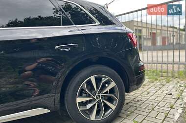 Внедорожник / Кроссовер Audi Q5 2021 в 
