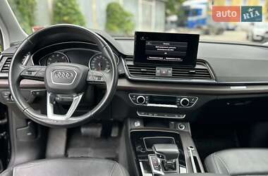 Внедорожник / Кроссовер Audi Q5 2021 в 
