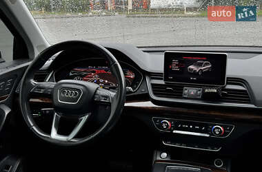 Внедорожник / Кроссовер Audi Q5 2017 в 