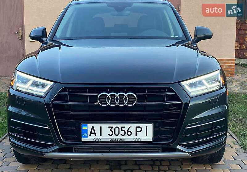 Внедорожник / Кроссовер Audi Q5 2018 в 