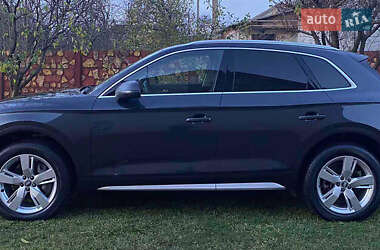 Внедорожник / Кроссовер Audi Q5 2018 в 