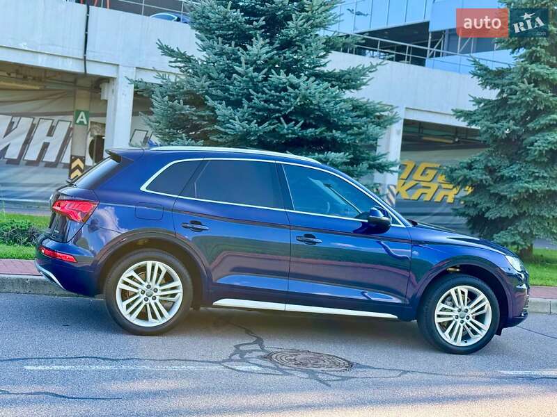 Внедорожник / Кроссовер Audi Q5 2019 в Киеве