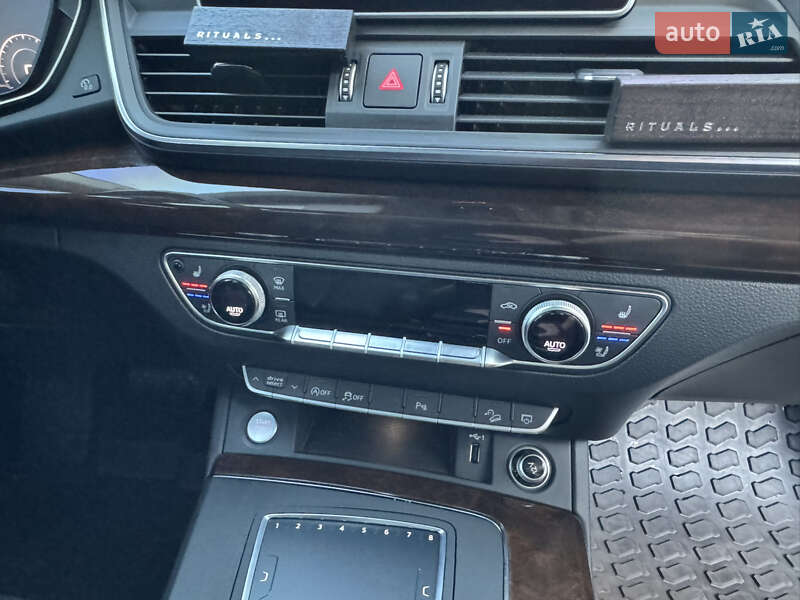 Внедорожник / Кроссовер Audi Q5 2019 в Львове