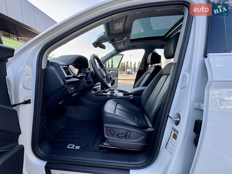Внедорожник / Кроссовер Audi Q5 2023 в Киеве