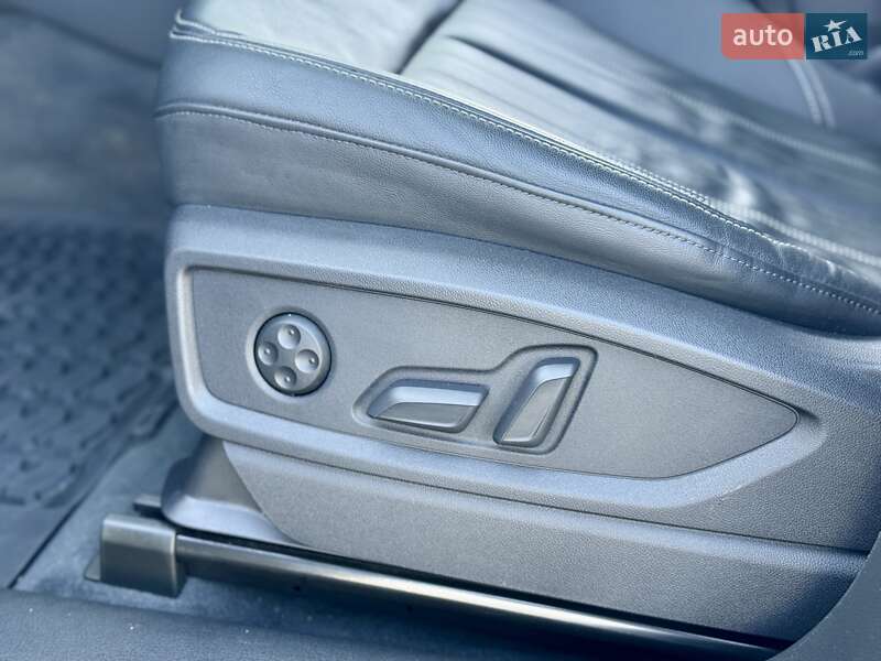 Внедорожник / Кроссовер Audi Q5 2023 в Киеве