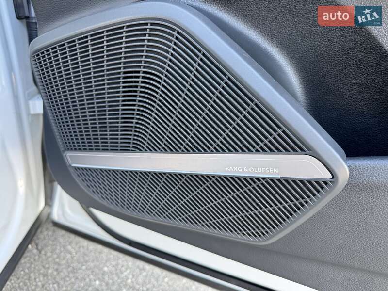 Внедорожник / Кроссовер Audi Q5 2023 в Киеве