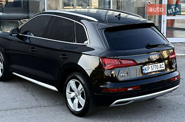 Внедорожник / Кроссовер Audi Q5 2018 в 