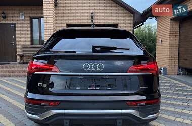 Внедорожник / Кроссовер Audi Q5 2022 в 