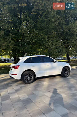 Внедорожник / Кроссовер Audi Q5 2012 в 
