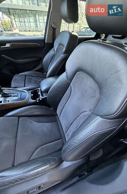 Внедорожник / Кроссовер Audi Q5 2012 в 