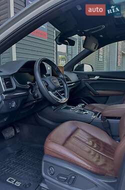 Внедорожник / Кроссовер Audi Q5 2019 в 