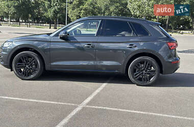 Внедорожник / Кроссовер Audi Q5 2018 в 