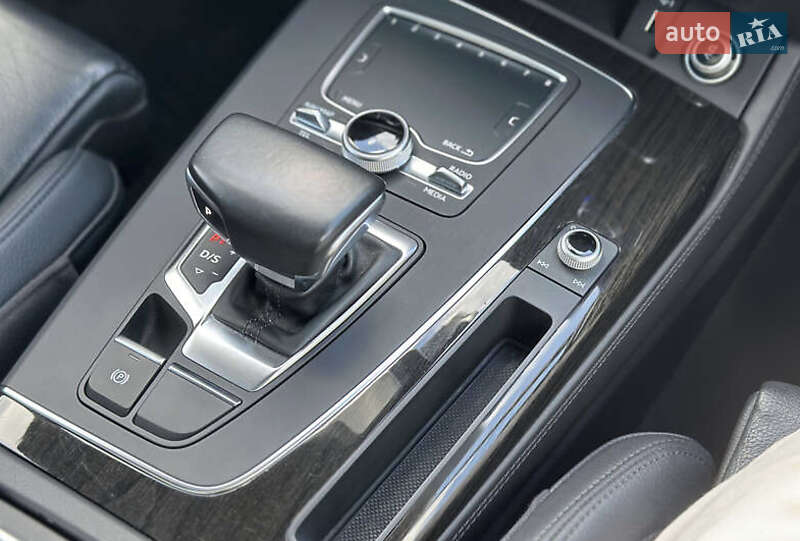 Внедорожник / Кроссовер Audi Q5 2018 в Ивано-Франковске