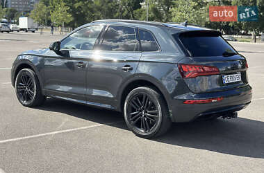 Внедорожник / Кроссовер Audi Q5 2018 в 
