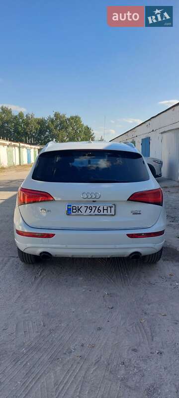Внедорожник / Кроссовер Audi Q5 2014 в Нетешине