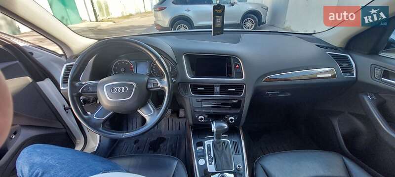 Внедорожник / Кроссовер Audi Q5 2014 в Нетешине