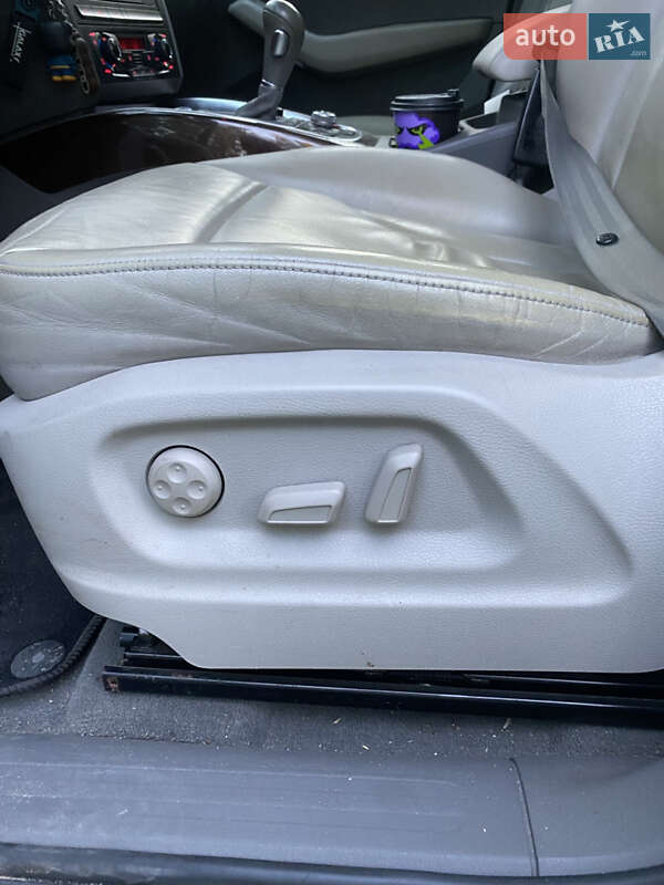 Внедорожник / Кроссовер Audi Q5 2011 в Ровно